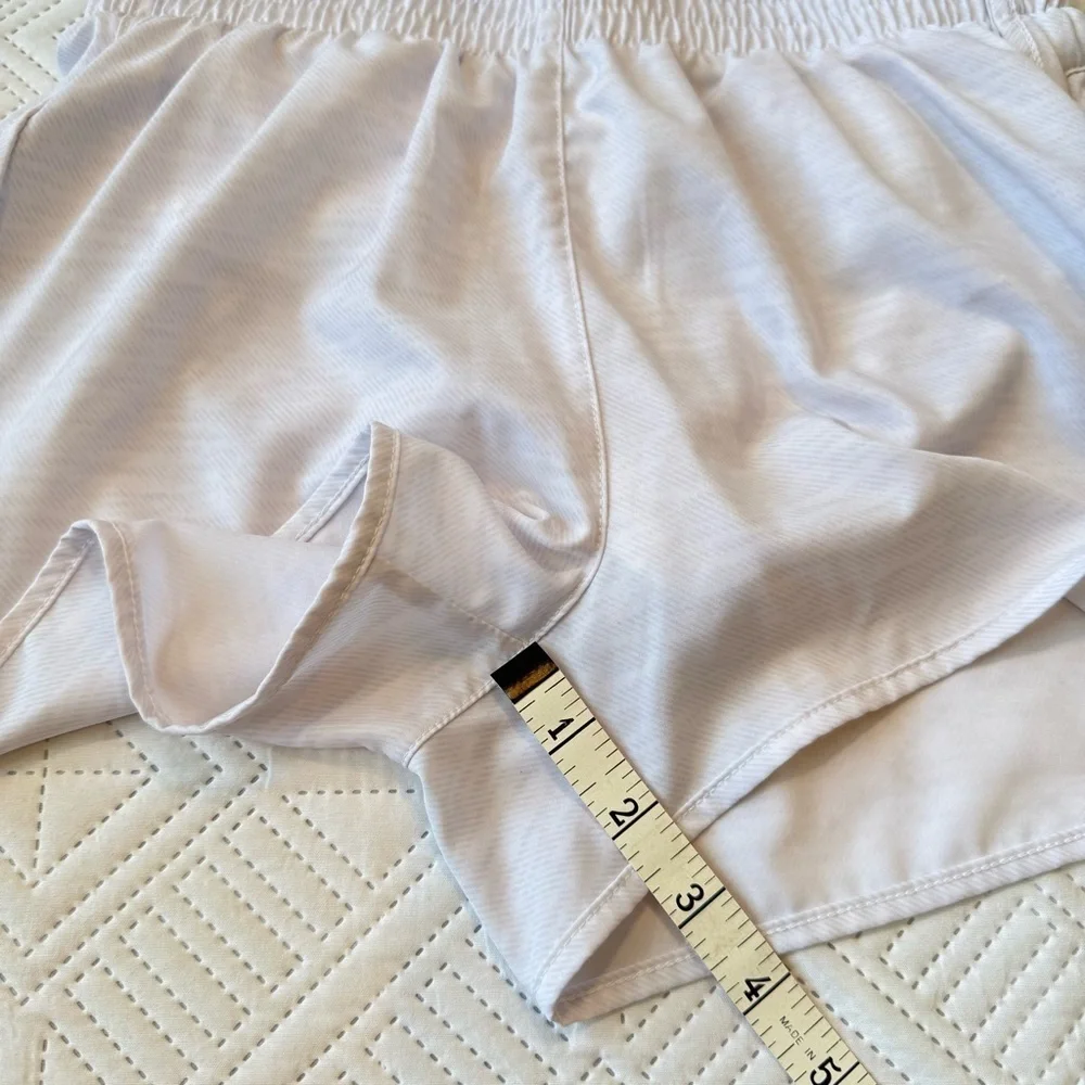 Asics Women's Light Gray Athletic Shorts Size XS